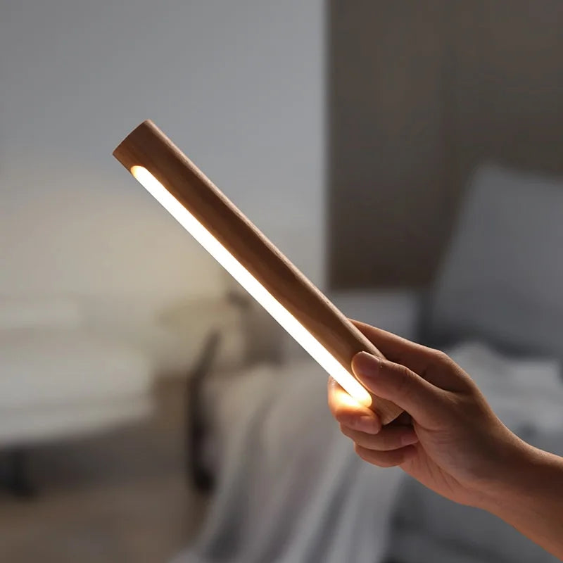 Lampe de nuit en bois